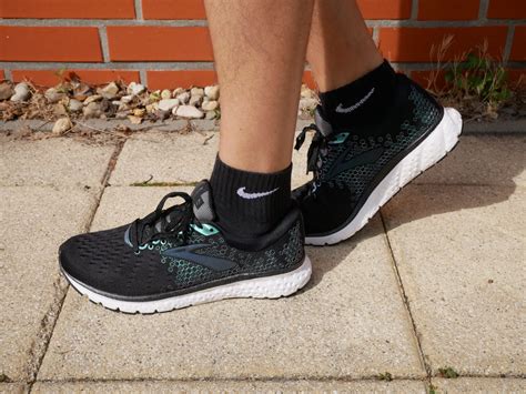 adidas schuhe riemen ferse|Nach 90 Tests: Die richtigen Laufschuhe beim Fersensporn!.